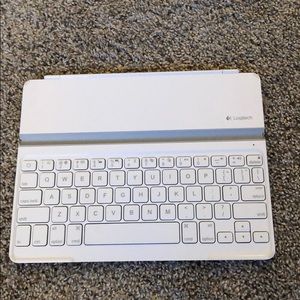 Logitech ultrathin keyboard cover for iPad 2G/3G